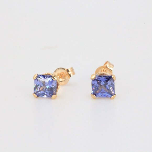 10k Yellow Gold Blue / Periwinkle Square CZ Cubic Zirconia Stud Earrings - Picture 5 of 5